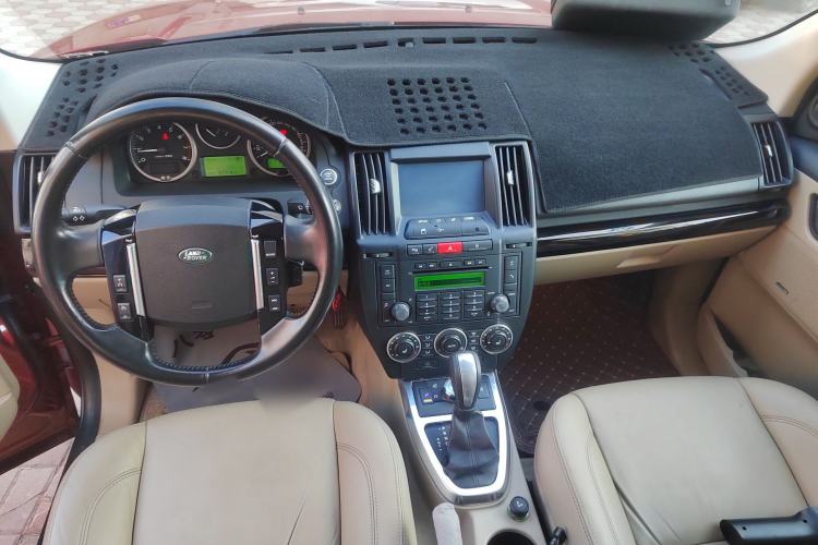 Used Land Rover Freelander 2 2010 3.2 i6 Automatic HSE Gasoline Version Center Console