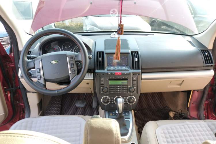 Used Land Rover Freelander 2 2010 3.2 i6 Automatic HSE Gasoline Version Center Console
