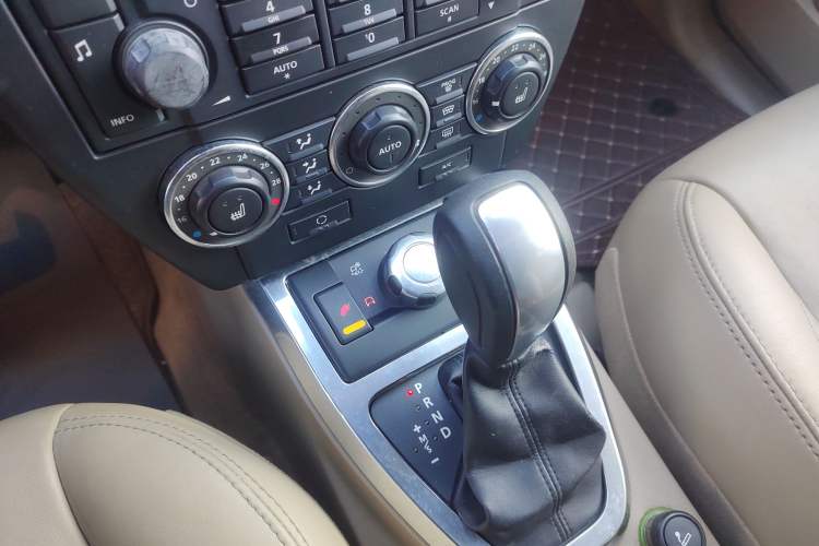 Used Land Rover Freelander 2 2010 3.2 i6 Automatic HSE Gasoline Version Gear Lever