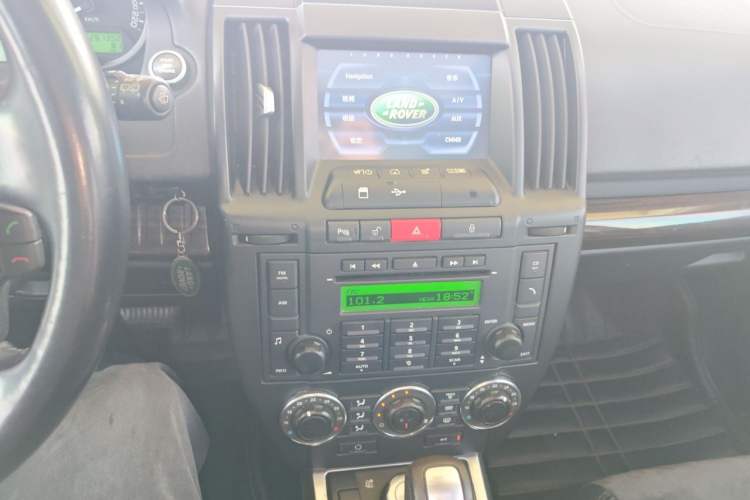 Used Land Rover Freelander 2 2010 3.2 i6 Automatic SE Gasoline Version Audio And AC Panel