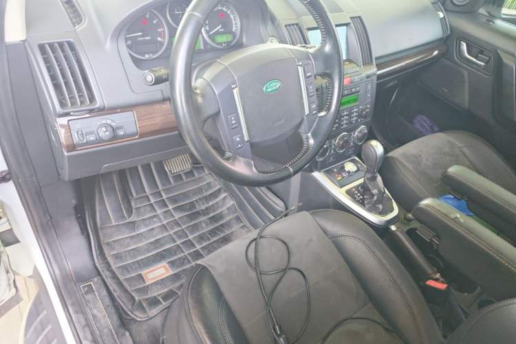 Used Land Rover Freelander 2 2010 3.2 i6 Automatic SE Gasoline Version Center Console