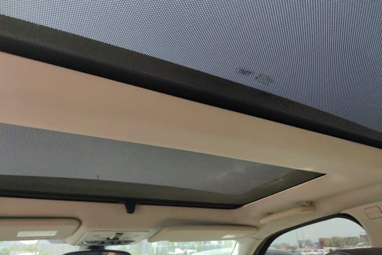 Used Land Rover Freelander 2 2010 3.2 i6 Automatic SE Gasoline Version Headliner
