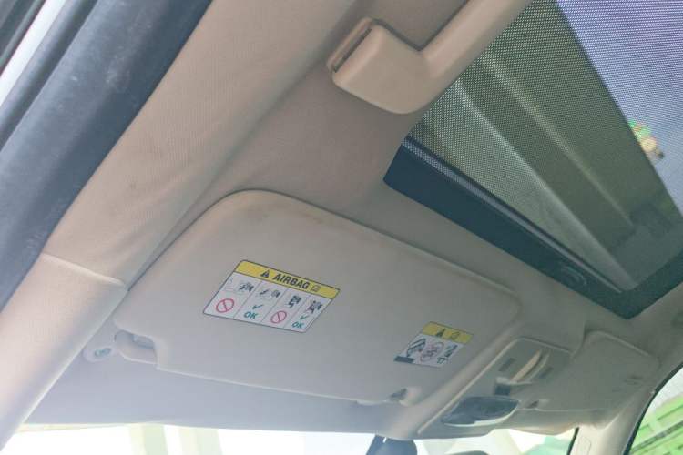 Used Land Rover Freelander 2 2010 3.2 i6 Automatic SE Gasoline Version Headliner