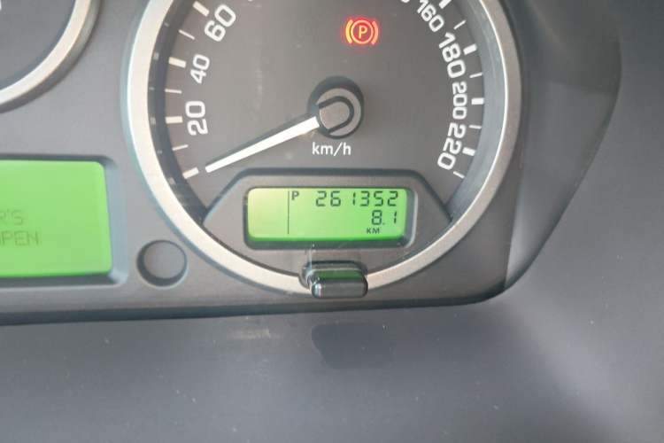 Used Land Rover Freelander 2 2010 3.2 i6 Automatic SE Gasoline Version Odometer Close Up