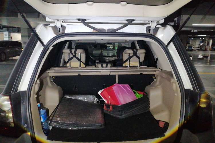 Used Land Rover Freelander 2 2010 3.2 i6 Automatic SE Gasoline Version Trunk