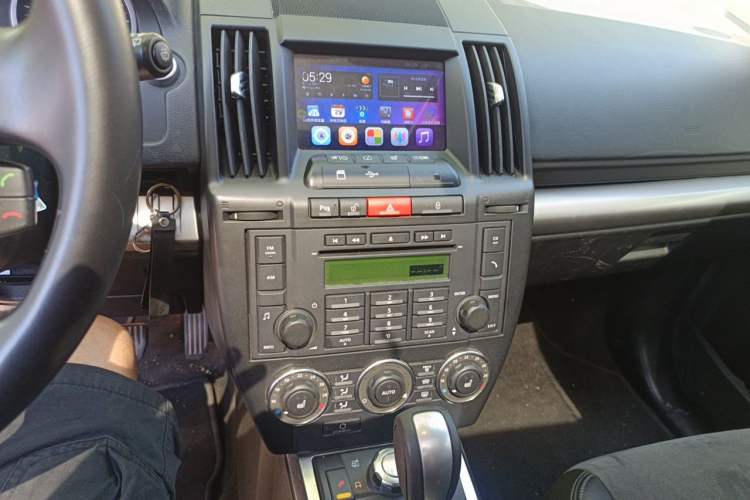 Used Land Rover Freelander 2 2011 3.2L i6 SE Gasoline Version Audio And AC Panel