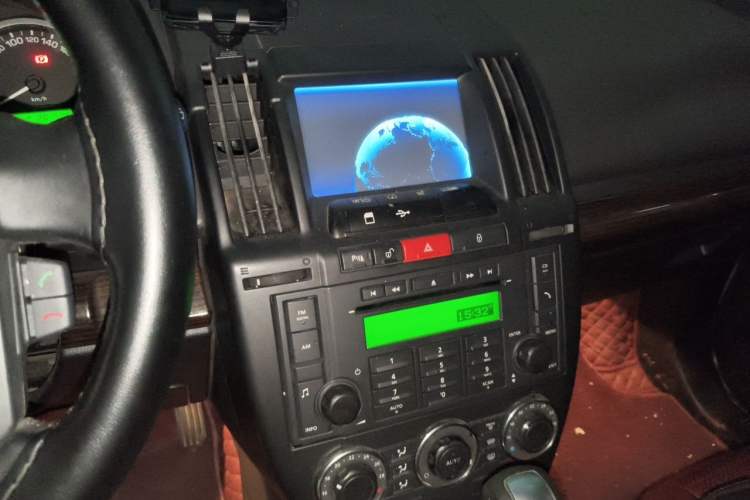 Used Land Rover Freelander 2 2011 2.2T SD4 SE Diesel Edition Audio And AC Panel