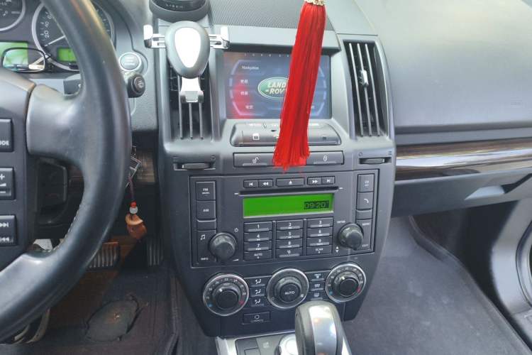 Used Land Rover Freelander 2 2011 2.2T SD4 SE Diesel Edition Audio And AC Panel