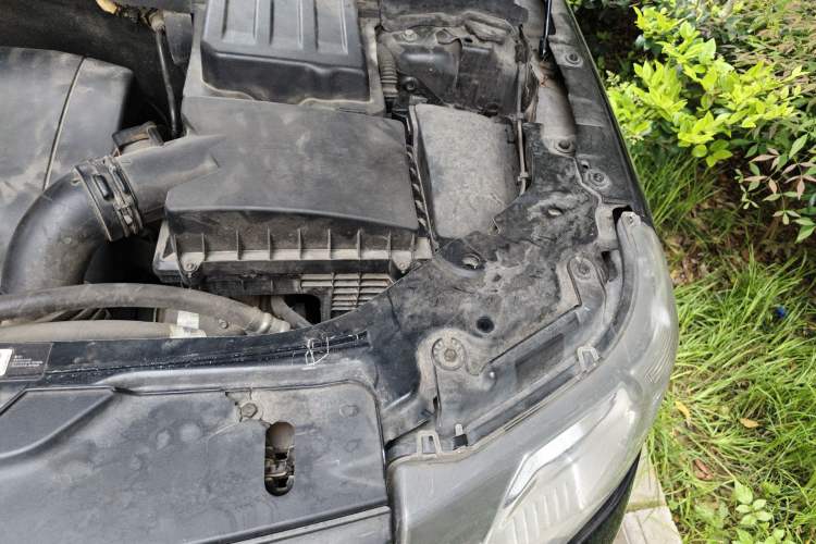 Used Land Rover Freelander 2 2011 3.2L i6 HSE Gasoline Edition Engine Bay Left