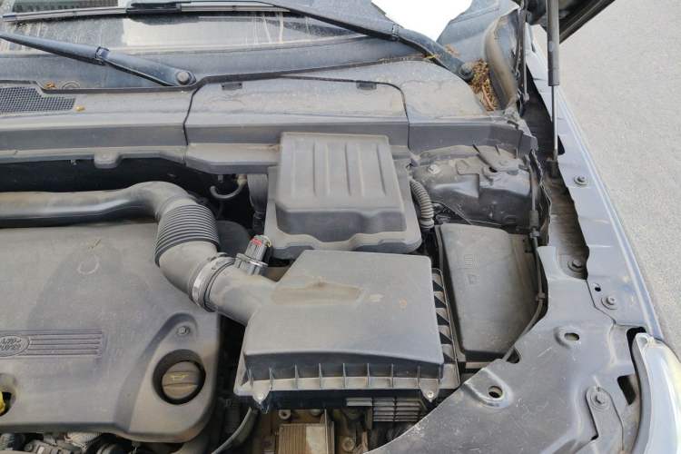 Used Land Rover Freelander 2 2011 2.2T SD4 SE Diesel Edition Engine Bay Left