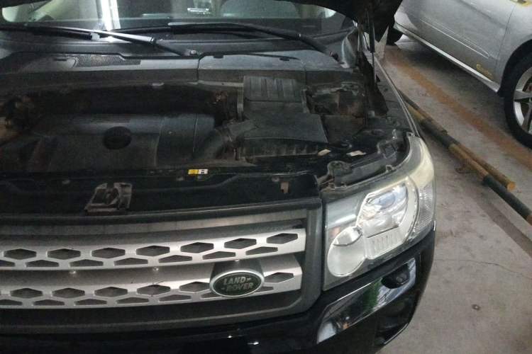 Used Land Rover Freelander 2 2011 3.2L i6 SE Gasoline Version Engine Bay Left