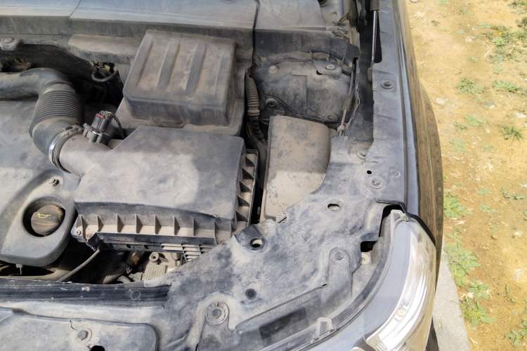 Used Land Rover Freelander 2 2011 2.2T SD4 SE Diesel Edition Engine Bay Left