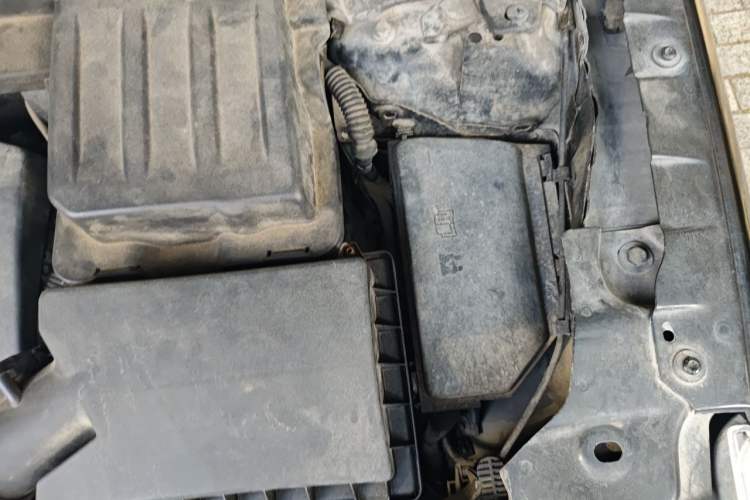 Used Land Rover Freelander 2 2011 3.2L i6 SE Gasoline Version Engine Bay Left
