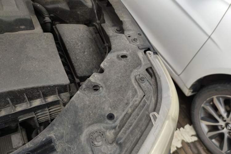 Used Land Rover Freelander 2 2011 2.2T SD4 SE Diesel Edition Engine Bay Left