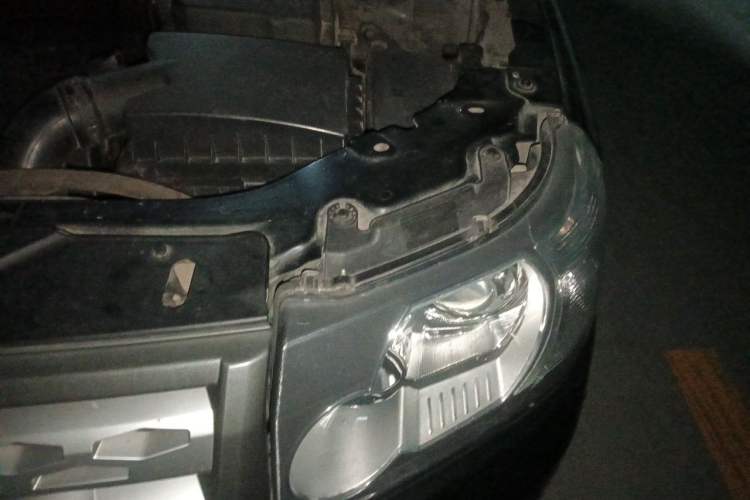 Used Land Rover Freelander 2 2011 3.2L i6 SE Gasoline Version Engine Bay Left