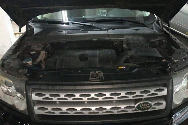 Used Land Rover Freelander 2 2011 3.2L i6 SE Gasoline Version Engine Bay