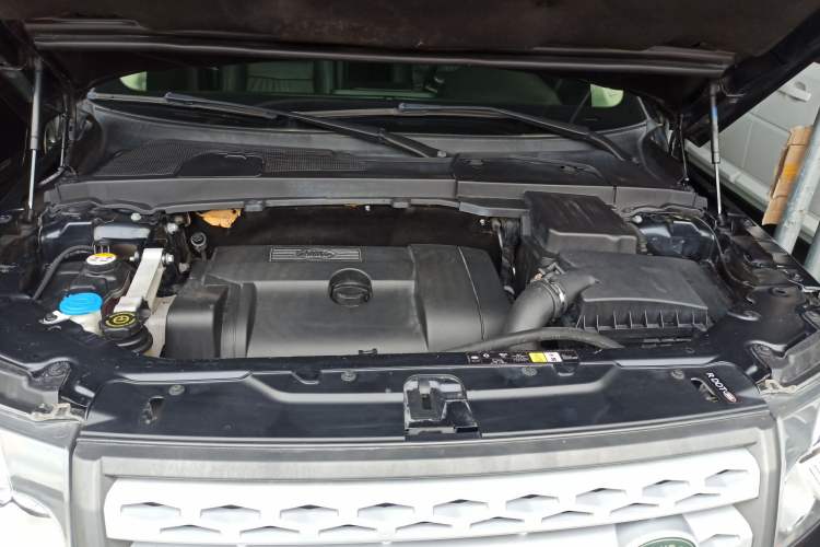 Used Land Rover Freelander 2 2011 3.2L i6 HSE Gasoline Edition Engine Bay