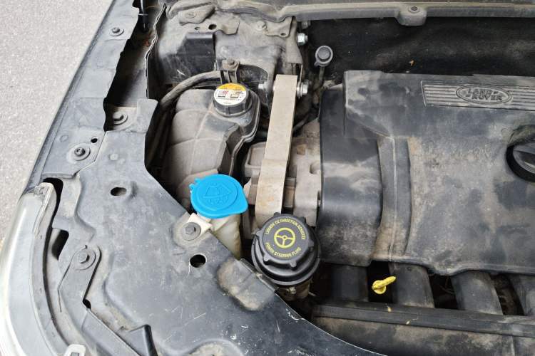 Used Land Rover Freelander 2 2011 3.2L i6 HSE Gasoline Edition Engine Bay Right