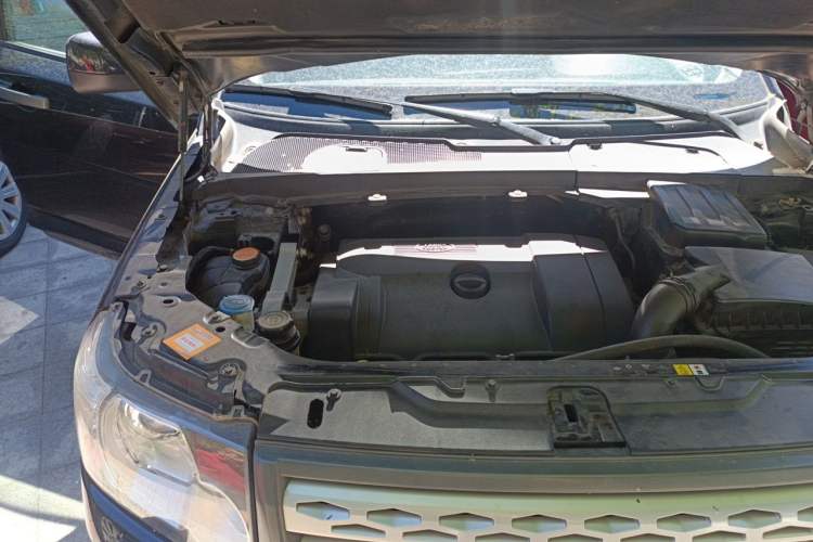Used Land Rover Freelander 2 2011 3.2L i6 SE Gasoline Version Engine Bay Right