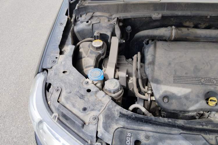 Used Land Rover Freelander 2 2011 2.2T SD4 SE Diesel Edition Engine Bay Right