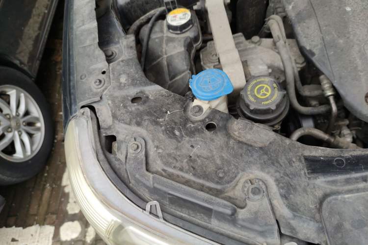 Used Land Rover Freelander 2 2011 2.2T SD4 SE Diesel Edition Engine Bay Right
