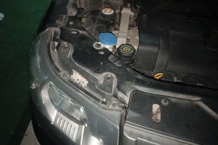 Used Land Rover Freelander 2 2011 3.2L i6 SE Gasoline Version Engine Bay Right