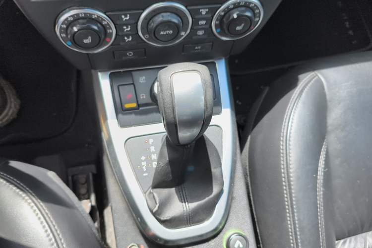 Used Land Rover Freelander 2 2011 3.2L i6 HSE Gasoline Edition Gear Lever