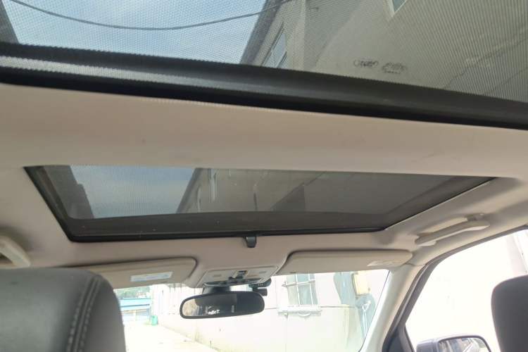 Used Land Rover Freelander 2 2011 3.2L i6 HSE Gasoline Edition Headliner