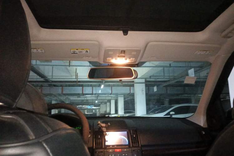 Used Land Rover Freelander 2 2011 3.2L i6 SE Gasoline Version Headliner