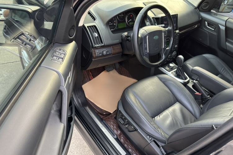Used Land Rover Freelander 2 2011 3.2L i6 HSE Gasoline Edition Interior 2