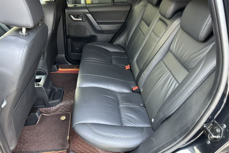 Used Land Rover Freelander 2 2011 3.2L i6 HSE Gasoline Edition Interior 3