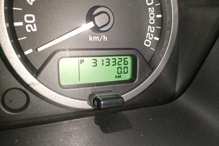 Used Land Rover Freelander 2 2011 3.2L i6 SE Gasoline Version Odometer Close Up