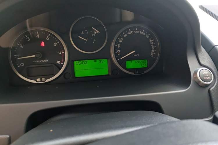Used Land Rover Freelander 2 2011 3.2L i6 SE Gasoline Version Odometer Close Up