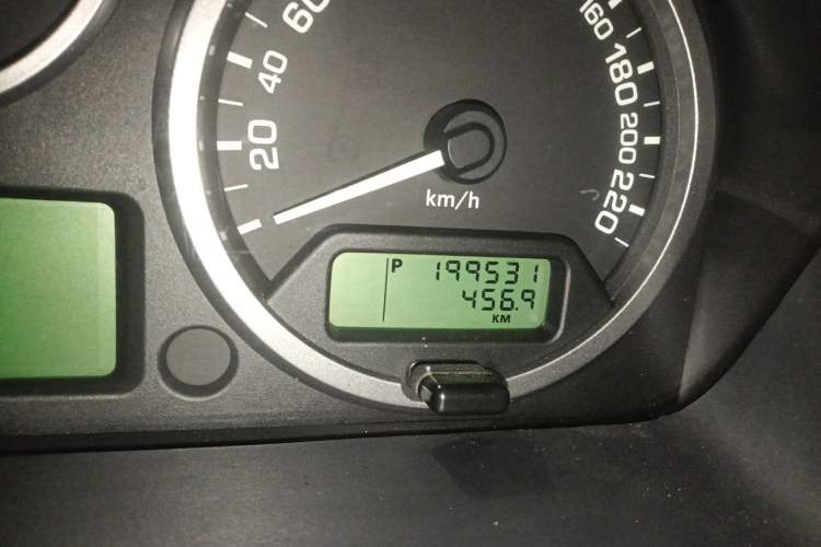 Used Land Rover Freelander 2 2011 3.2L i6 SE Gasoline Version Odometer Close Up