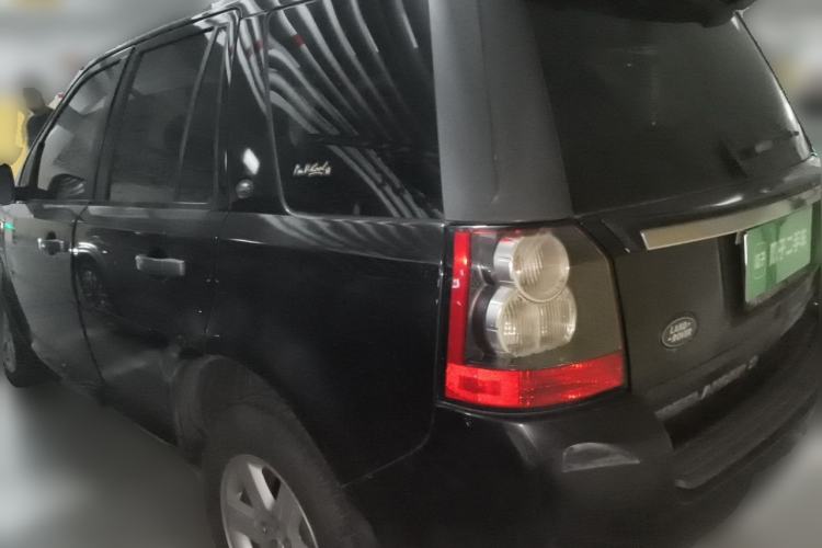 Used Land Rover Freelander 2 2011 2.2T SD4 SE Diesel Edition Rear Left 45 Deg
