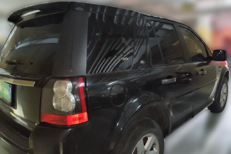 Used Land Rover Freelander 2 2011 2.2T SD4 SE Diesel Edition Rear Right 45 Deg