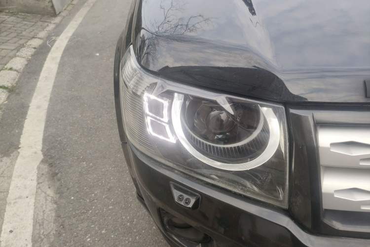 Used Land Rover Freelander 2 2011 3.2L i6 HSE Gasoline Edition Right Front Headlight