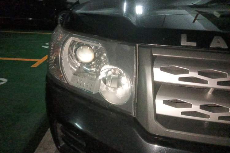 Used Land Rover Freelander 2 2011 3.2L i6 SE Gasoline Version Right Front Headlight