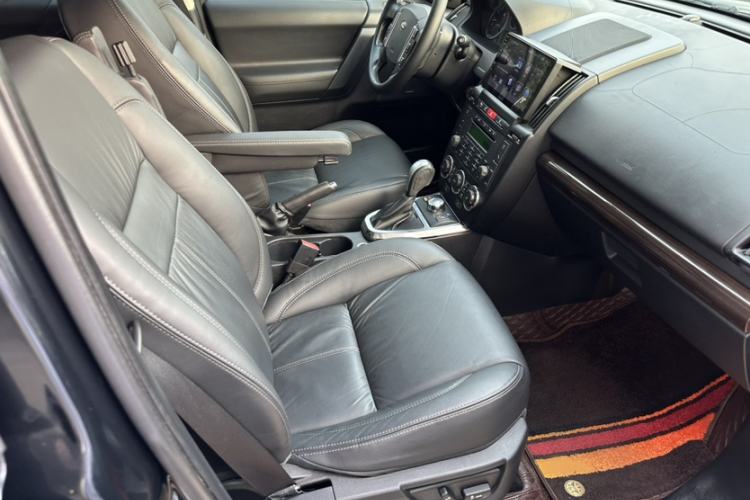 Used Land Rover Freelander 2 2011 3.2L i6 HSE Gasoline Edition Right Front Seat