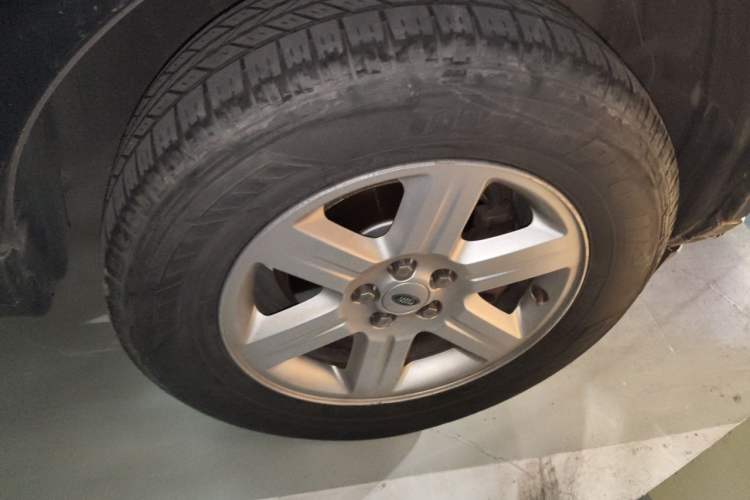 Used Land Rover Freelander 2 2011 2.2T SD4 SE Diesel Edition Right Front Wheel Hub
