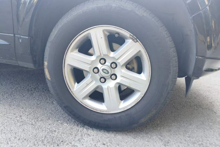 Used Land Rover Freelander 2 2011 2.2T SD4 SE Diesel Edition Right Front Wheel Hub
