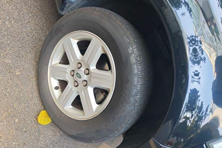 Used Land Rover Freelander 2 2011 3.2L i6 SE Gasoline Version Right Front Wheel Hub