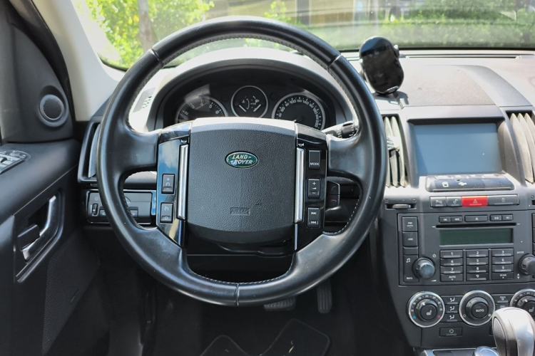 Used Land Rover Freelander 2 2011 3.2L i6 HSE Gasoline Edition Steering Wheel