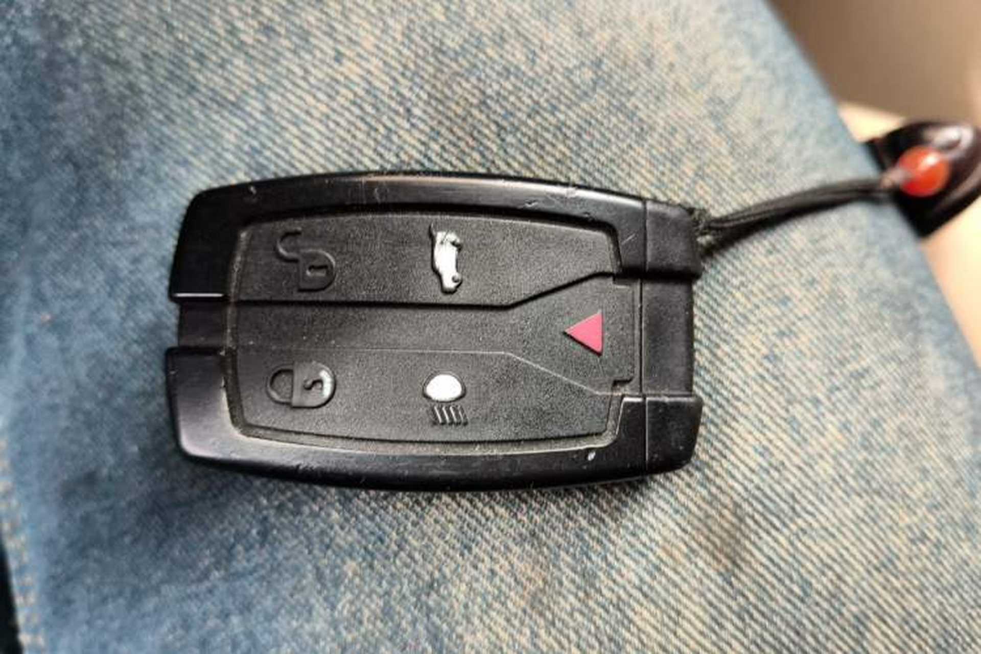 Used Land Rover Freelander 2 2011 3.2L i6 HSE Gasoline Edition Vehicle Key