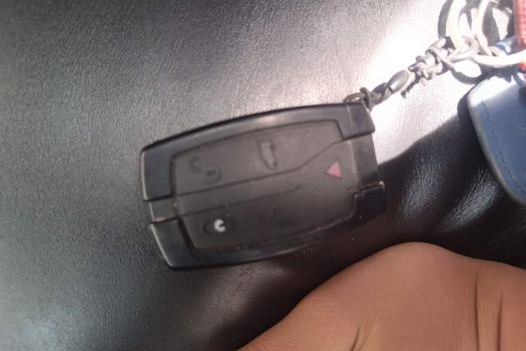 Used Land Rover Freelander 2 2011 3.2L i6 HSE Gasoline Edition Vehicle Key