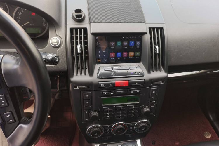 Used Land Rover Freelander 2 2011 3.2L i6 HSE Gasoline Edition Audio And AC Panel