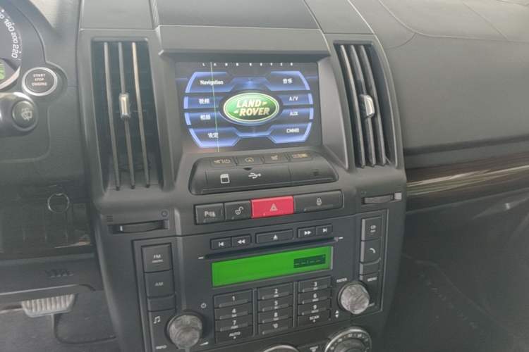 Used Land Rover Freelander 2 2011 3.2L i6 HSE Gasoline Edition Audio And AC Panel