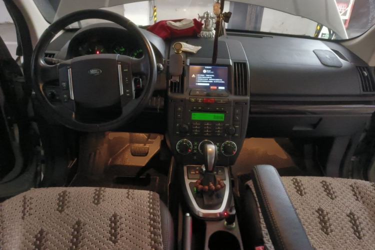 Used Land Rover Freelander 2 2011 2.2T SD4 SE Diesel Edition Center Console