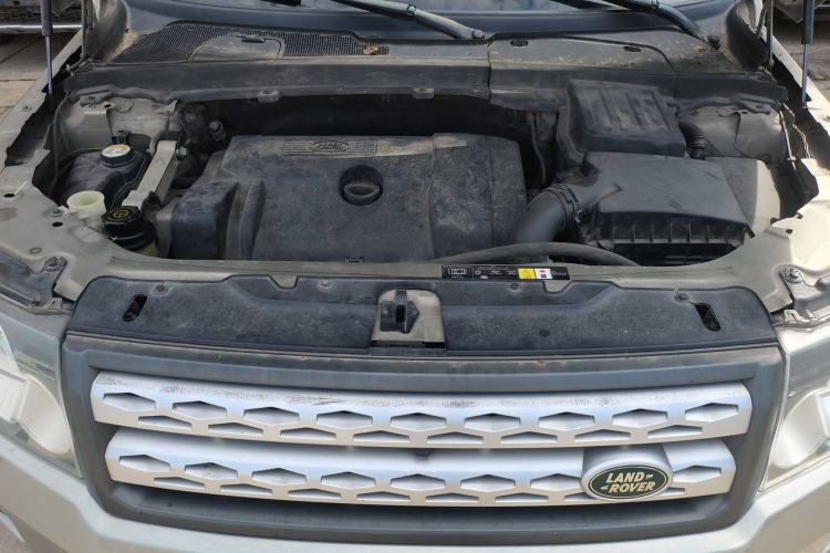 Used Land Rover Freelander 2 2011 3.2L i6 HSE Gasoline Edition Engine Bay