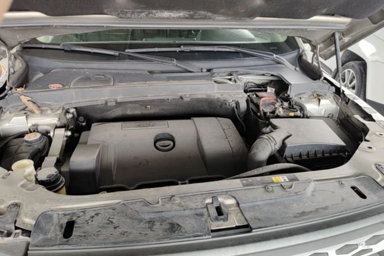 Used Land Rover Freelander 2 2011 3.2L i6 HSE Gasoline Edition Engine Bay